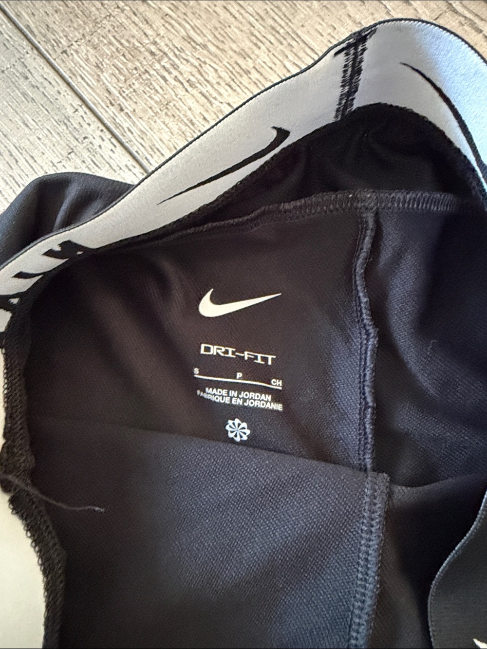 Nike Black Girls Crop Sports Bra and Performance Shorts - Picture 2 of 3